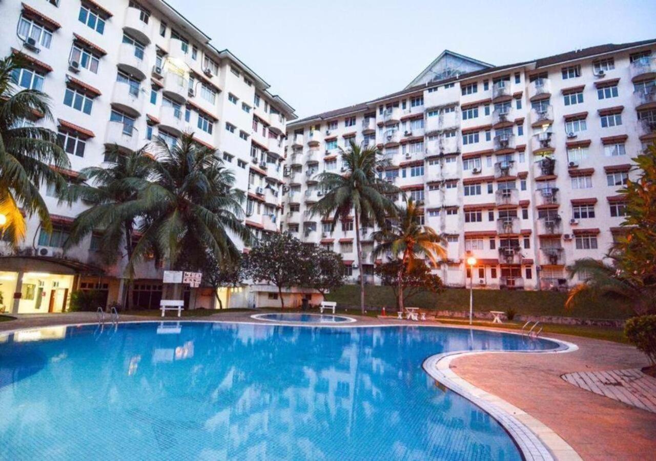 Homestay Α Cocobay Condo Resort Port Dickson Exterior photo